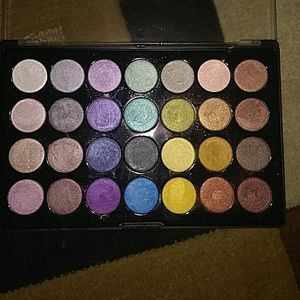 28 foil eyeshadow palette